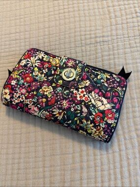Vera Bradley Black Multi Floral Turn-Lock Zip Wallet